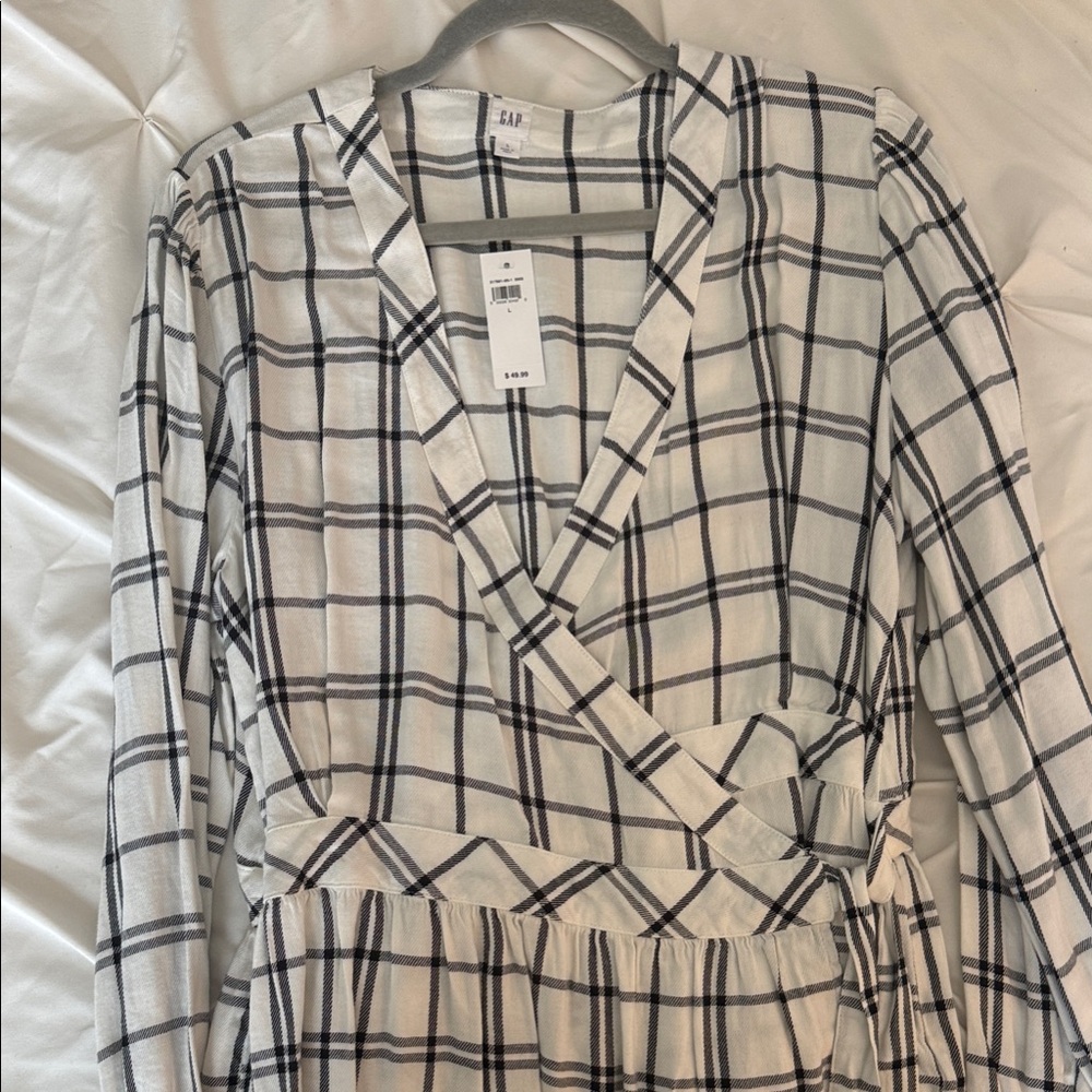 GAP Black and White Checkered Wrap Shirt